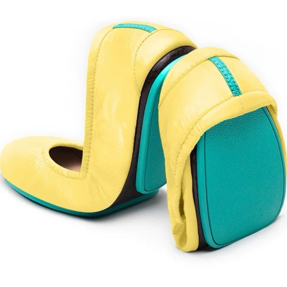 Tieks Shoes - Tieks Yellow Lemon Patent Flats with teal bottom, size 7